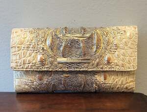 Brahmin Elegant Cream and Brown Wallet EUC